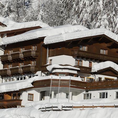 Alpin Panoramahotel Laerchenhof Heiligenblut Exteriér fotografie
